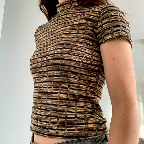 Mock turtleneck short sleeved shirt - Picture 2 of 3